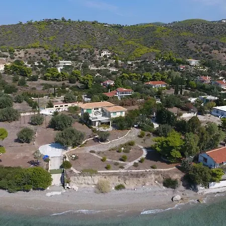 Villa Seafront Skaloma